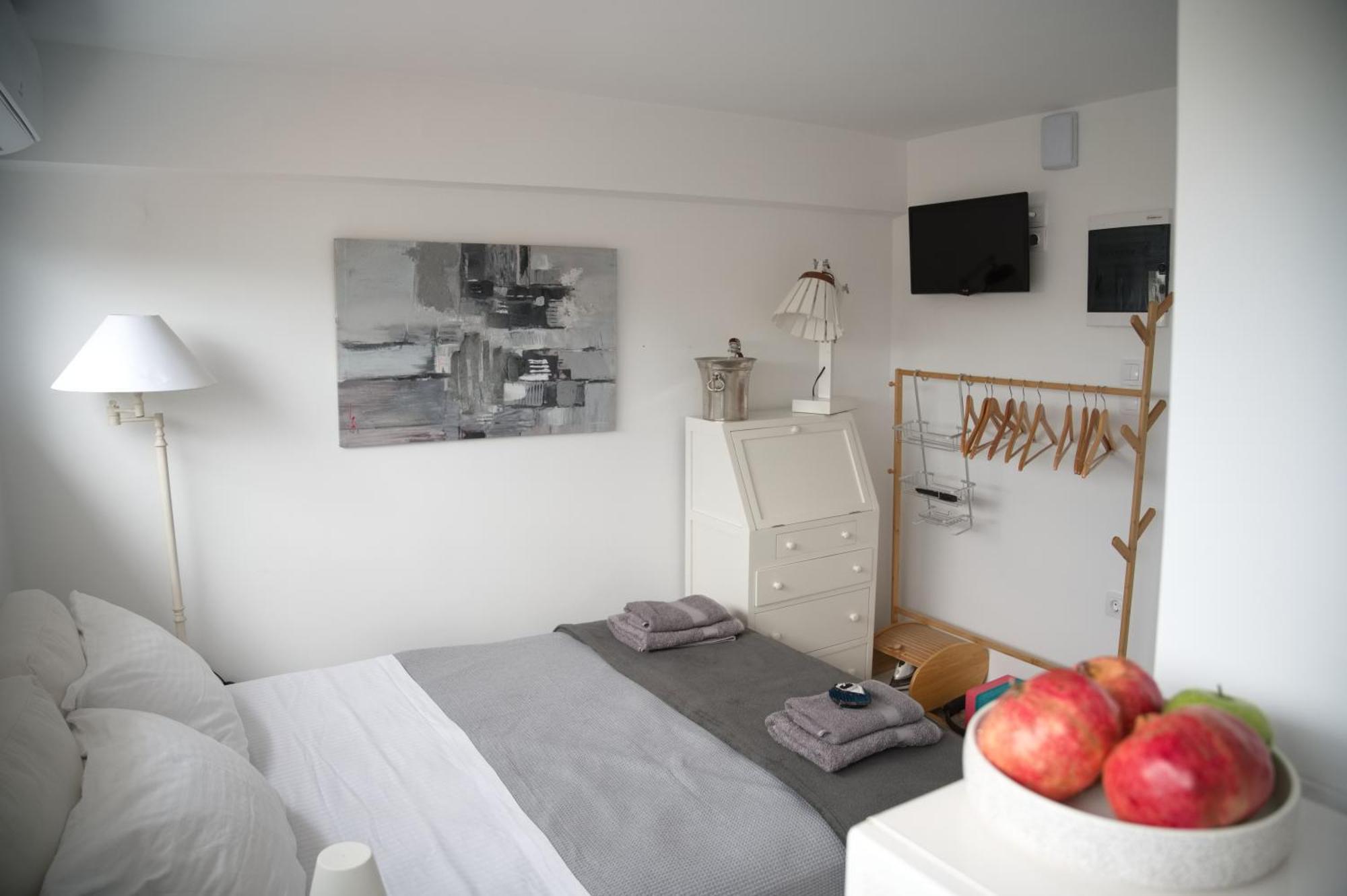 Central Aesthetic Studio With Panoramic Views Patras Exterior photo