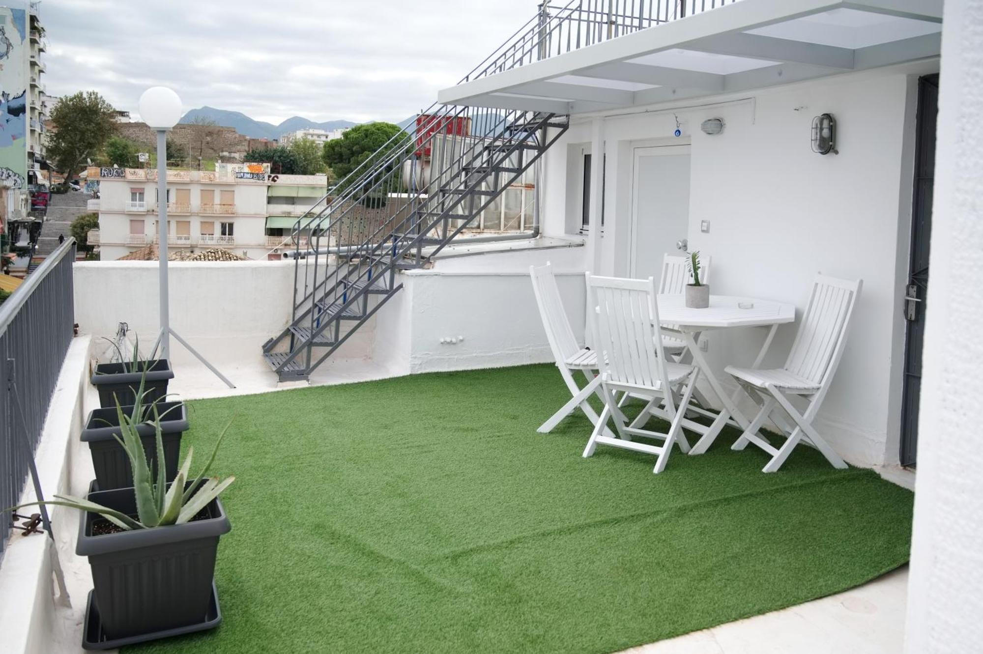 Central Aesthetic Studio With Panoramic Views Patras Exterior photo